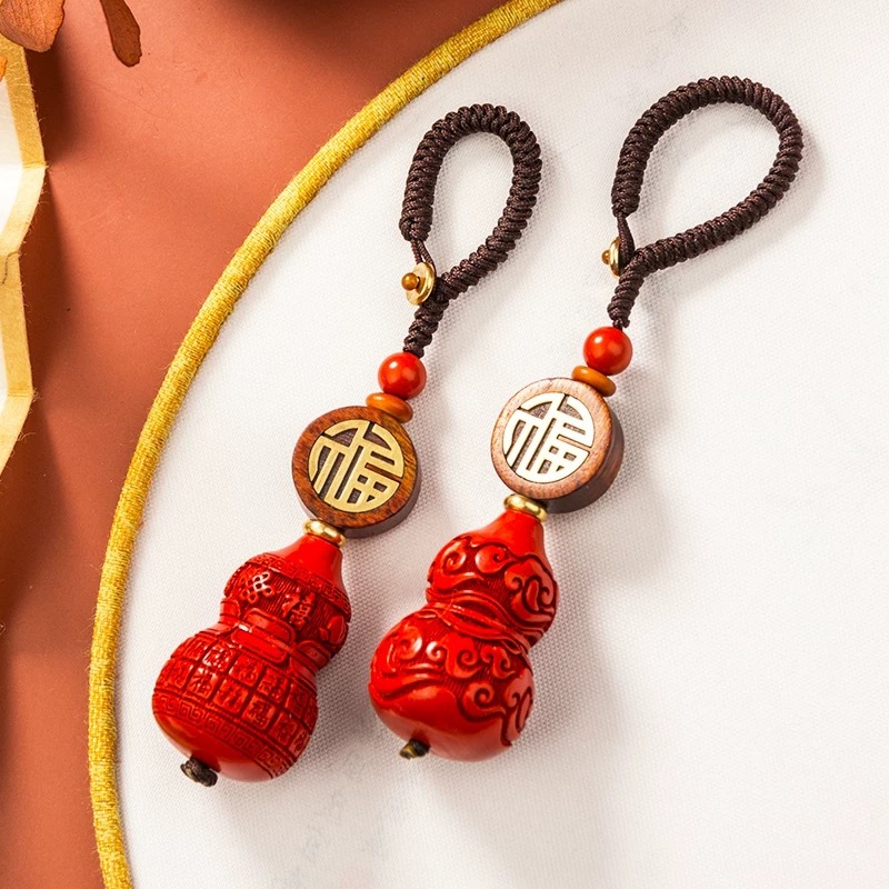 Women'S Fashion Jewellery - قلادة ميدالية مفاتيح على شكل قرع