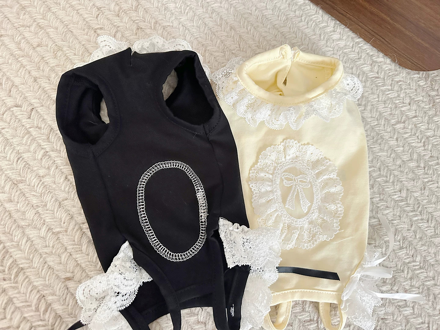 فستان للكلاب الصغيرة بتصميم كو - مراجعة Lace Trim Cami وسعره